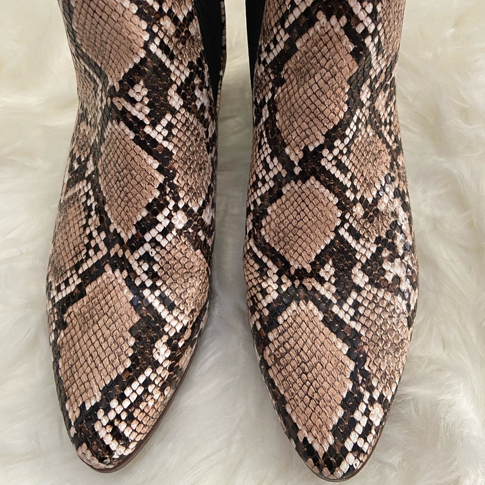 Qupid snakeskin bootie size 7